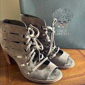 Vince Camuto Stone Taupe suede Women's Heeled bootie size 6